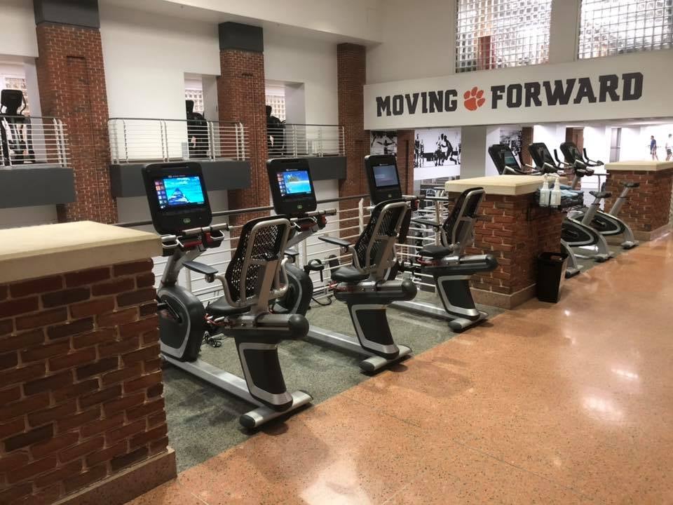 Universidade de Clemson Star Trac 8UB